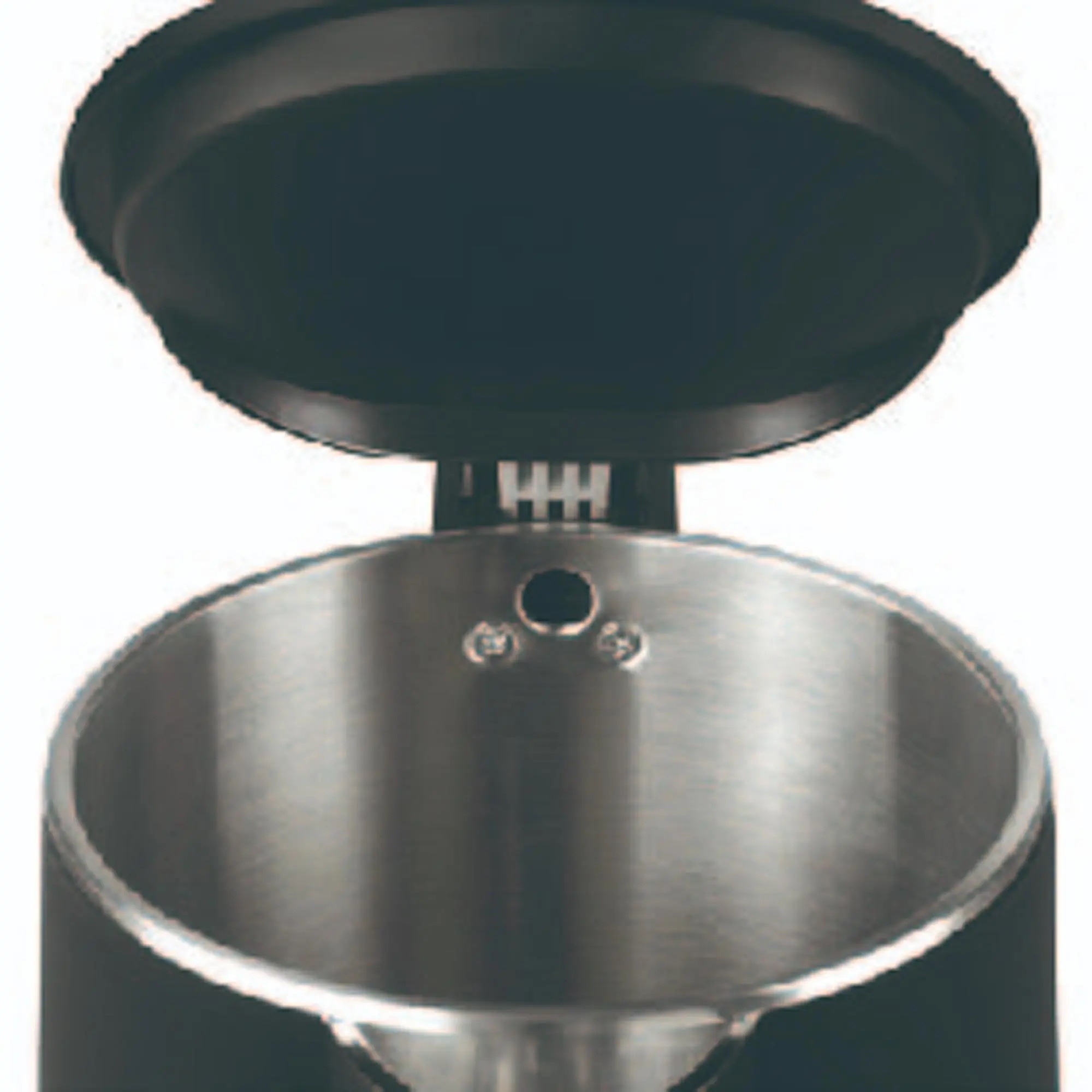 Hisense Kettle 1.5L Double Wall Black 2200W HK15DWBK - Image 3
